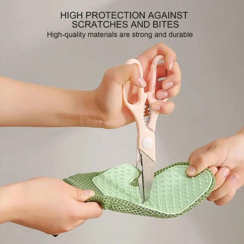 Gant de toilettage double face